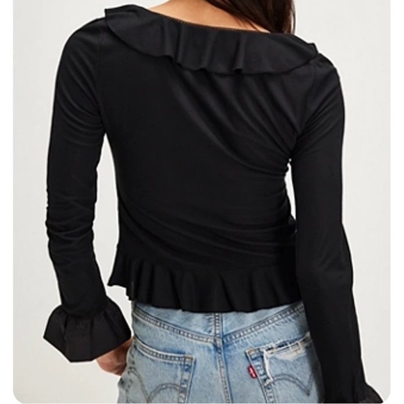 NWT FREE PEOPLE Irena Long Sleeve Ruffle Detail Black Knit Top Size Medium - Picture 3 of 4